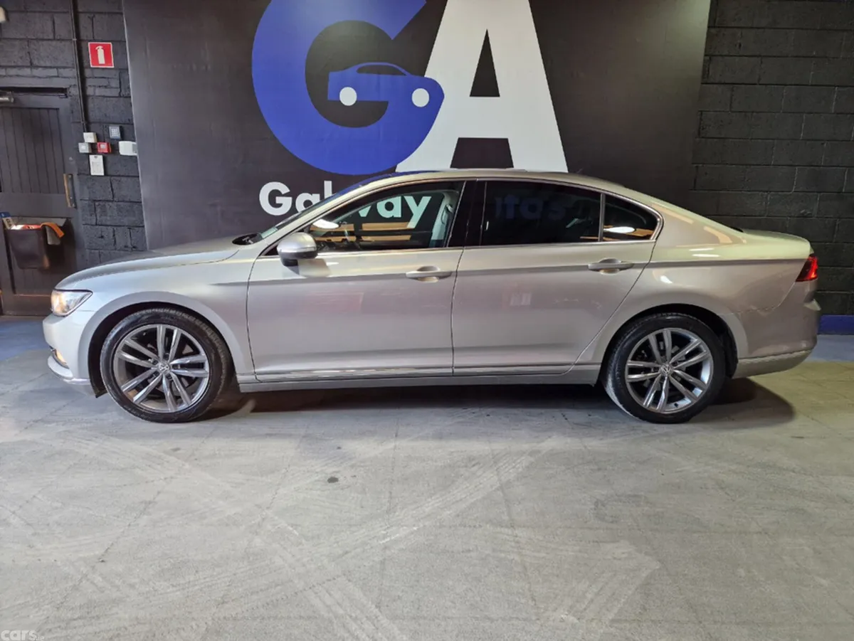 Volkswagen Passat Saloon, Diesel, 2017, Silver