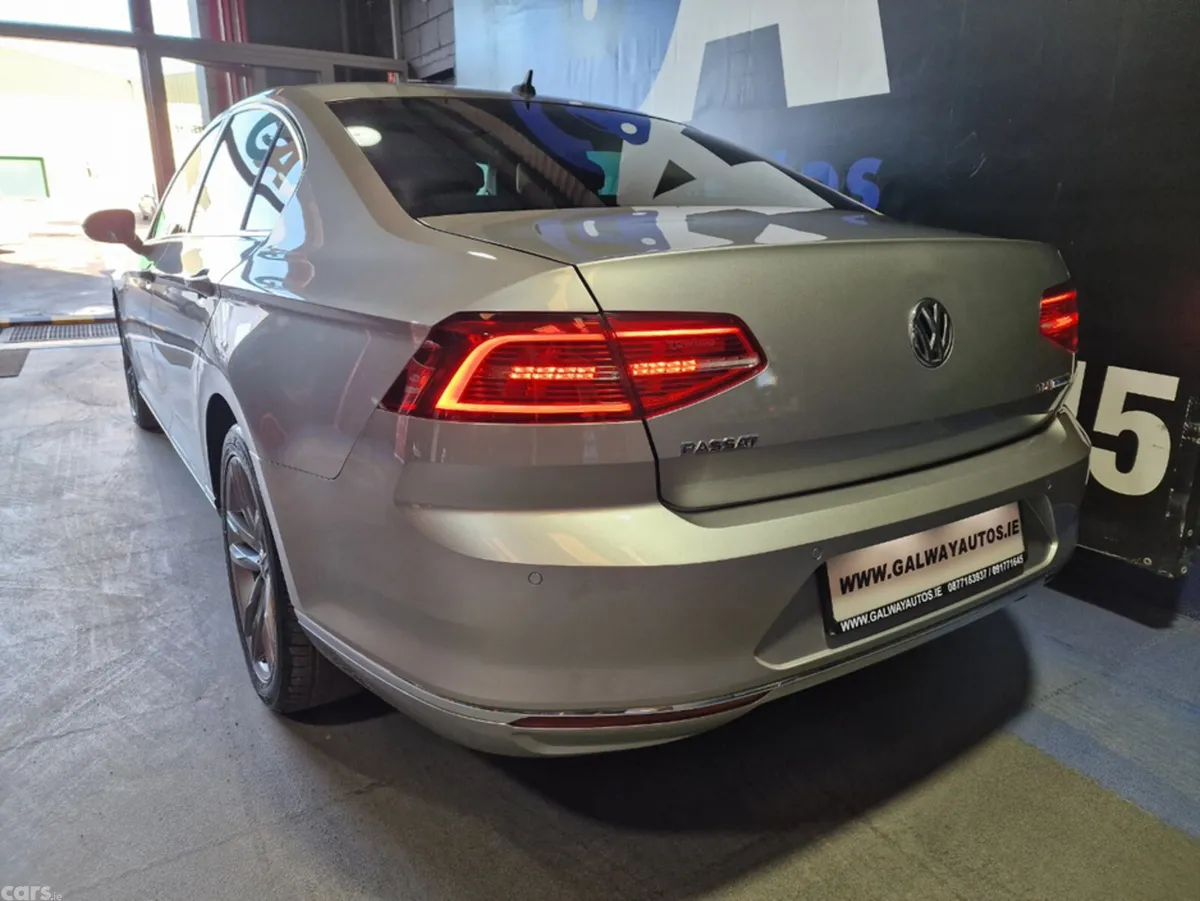 Volkswagen Passat Saloon, Diesel, 2017, Silver