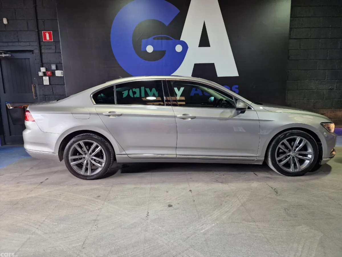 Volkswagen Passat Saloon, Diesel, 2017, Silver