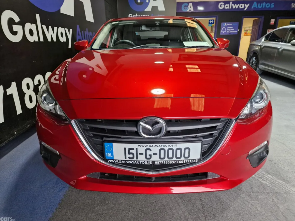 Mazda Mazda3 Hatchback, Petrol, 2015, Red