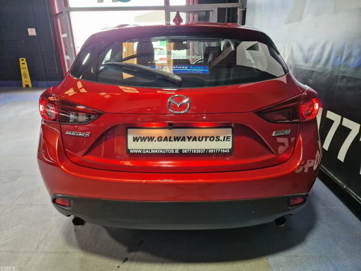 Mazda Mazda3 Hatchback, Petrol, 2015, Red