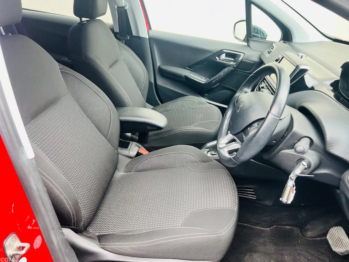 Peugeot 208 Hatchback, Petrol, 2016, Red