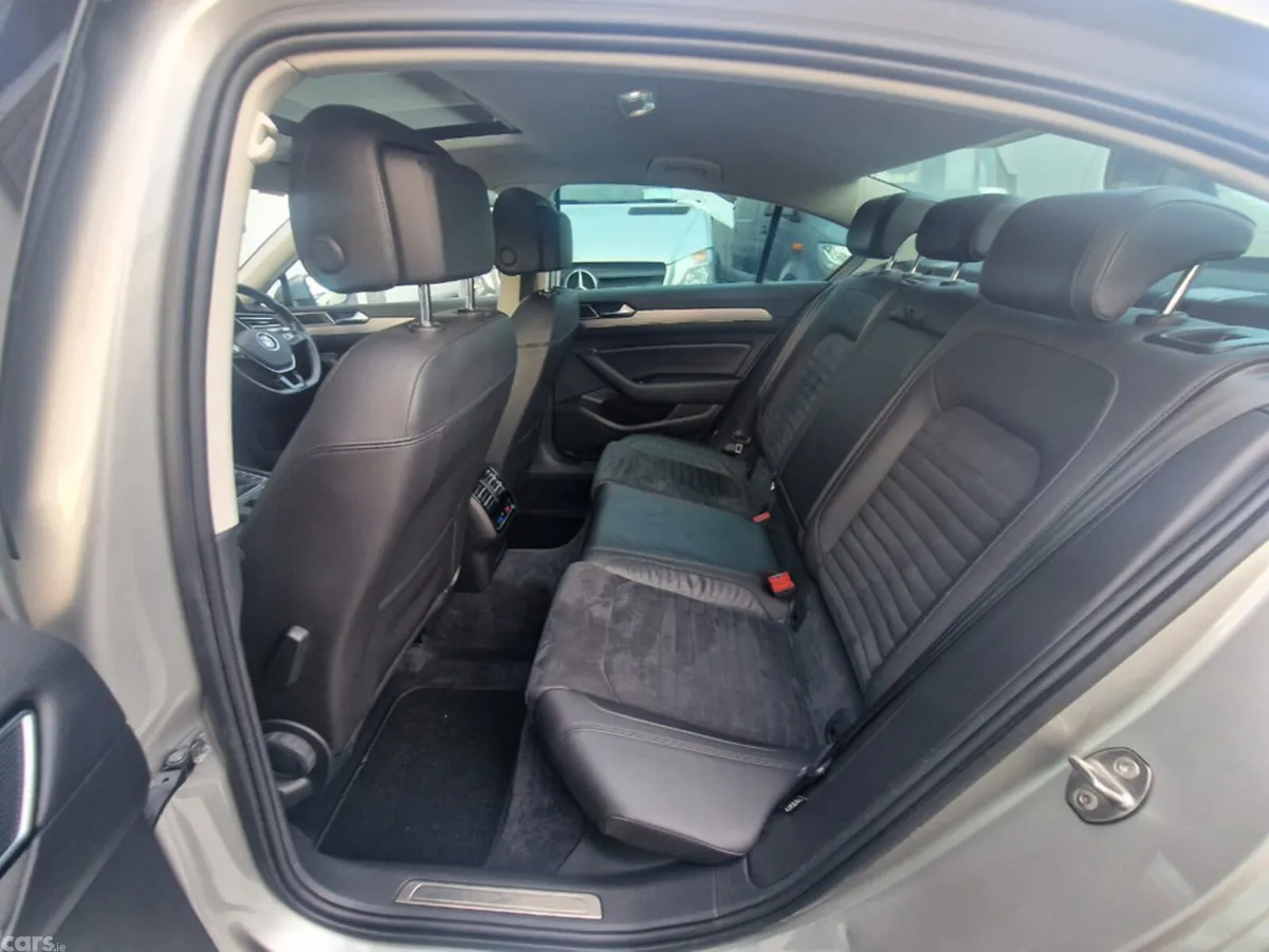 Volkswagen Passat Saloon, Diesel, 2017, Silver