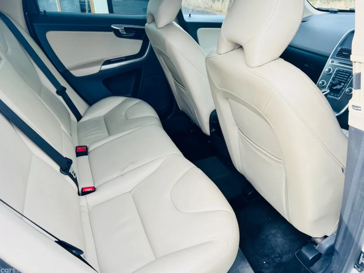 Volvo XC60 SUV, Diesel, 2015, White