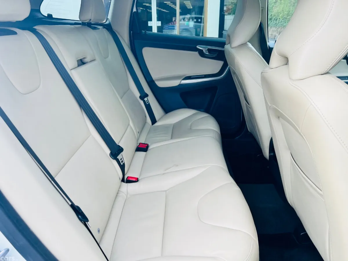 Volvo XC60 SUV, Diesel, 2015, White