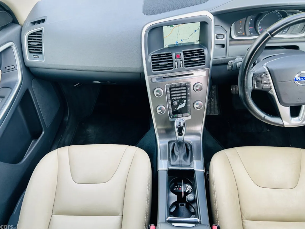 Volvo XC60 SUV, Diesel, 2015, White