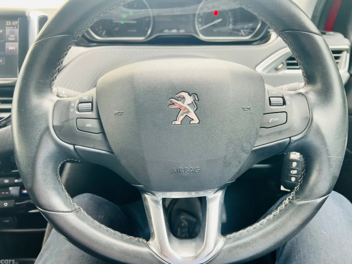 Peugeot 208 Hatchback, Petrol, 2016, Red