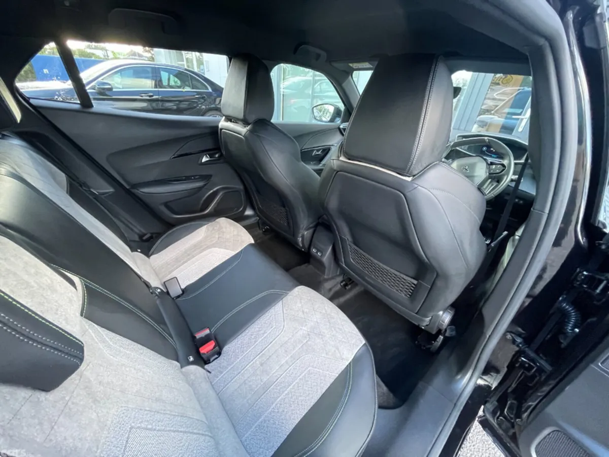 Peugeot 2008 Hatchback, Electric, 2021, Black