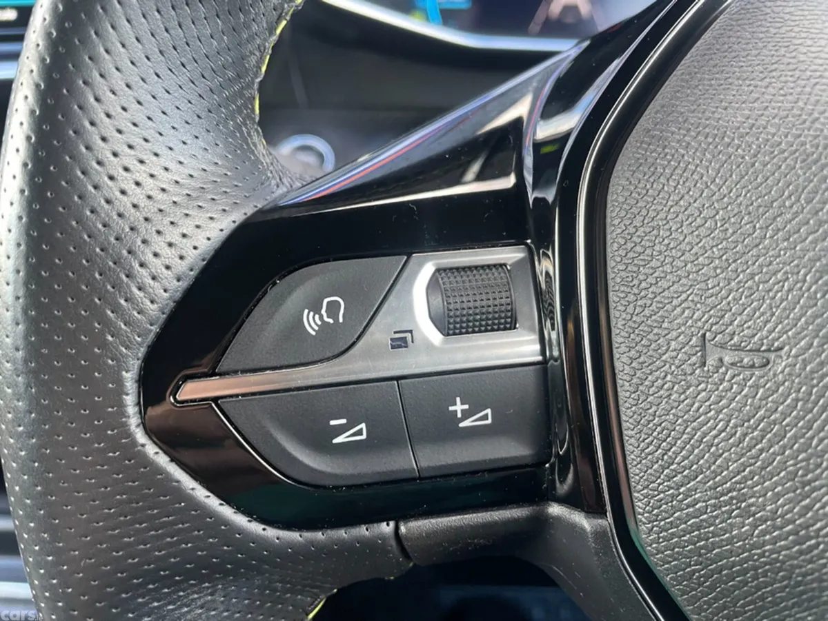 Peugeot 2008 Hatchback, Electric, 2021, Black