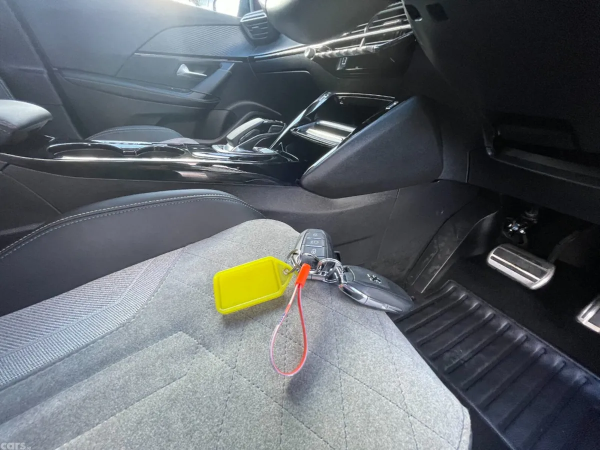 Peugeot 2008 Hatchback, Electric, 2021, Black