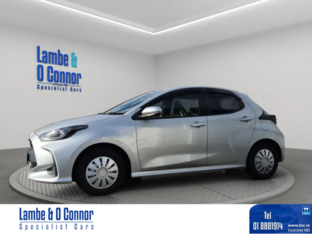 Toyota Yaris Hatchback, Petrol Hybrid, 2021, Silver