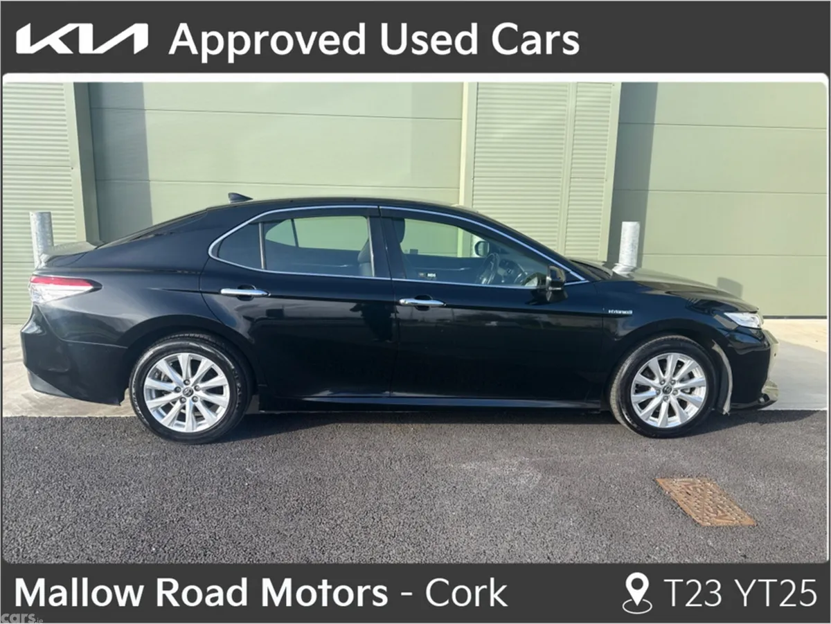 Toyota Camry Saloon, Petrol Hybrid, 2020, Black