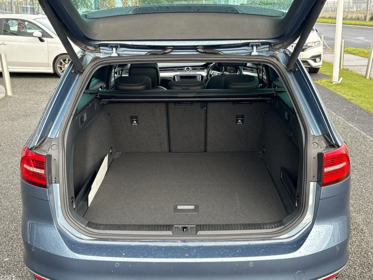 Volkswagen Passat Estate, Petrol, 2016, Blue