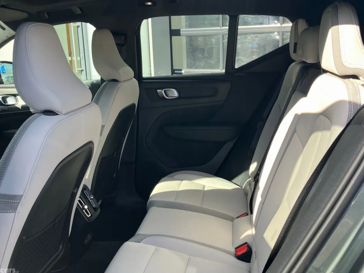 Volvo EX40 SUV, Electric, 2026, Green
