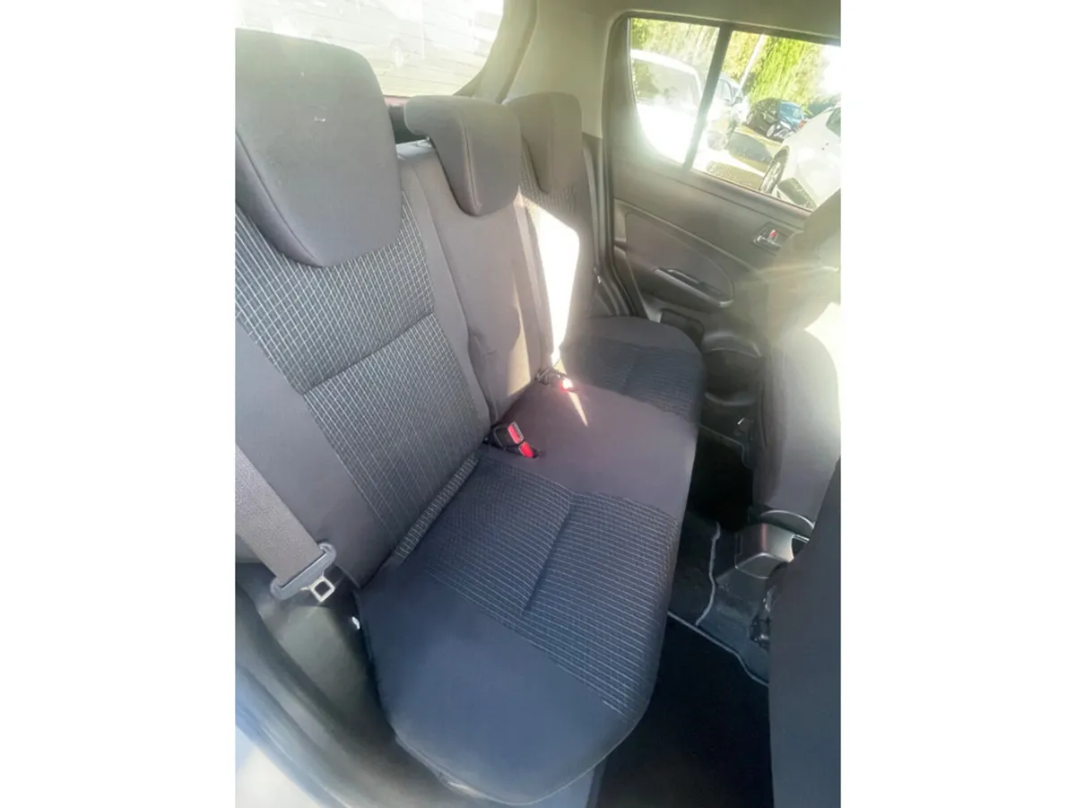 Suzuki Swift Hatchback, Petrol Hybrid, 2016, Silver