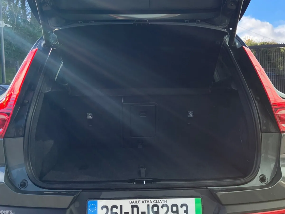 Volvo EX40 SUV, Electric, 2026, Green
