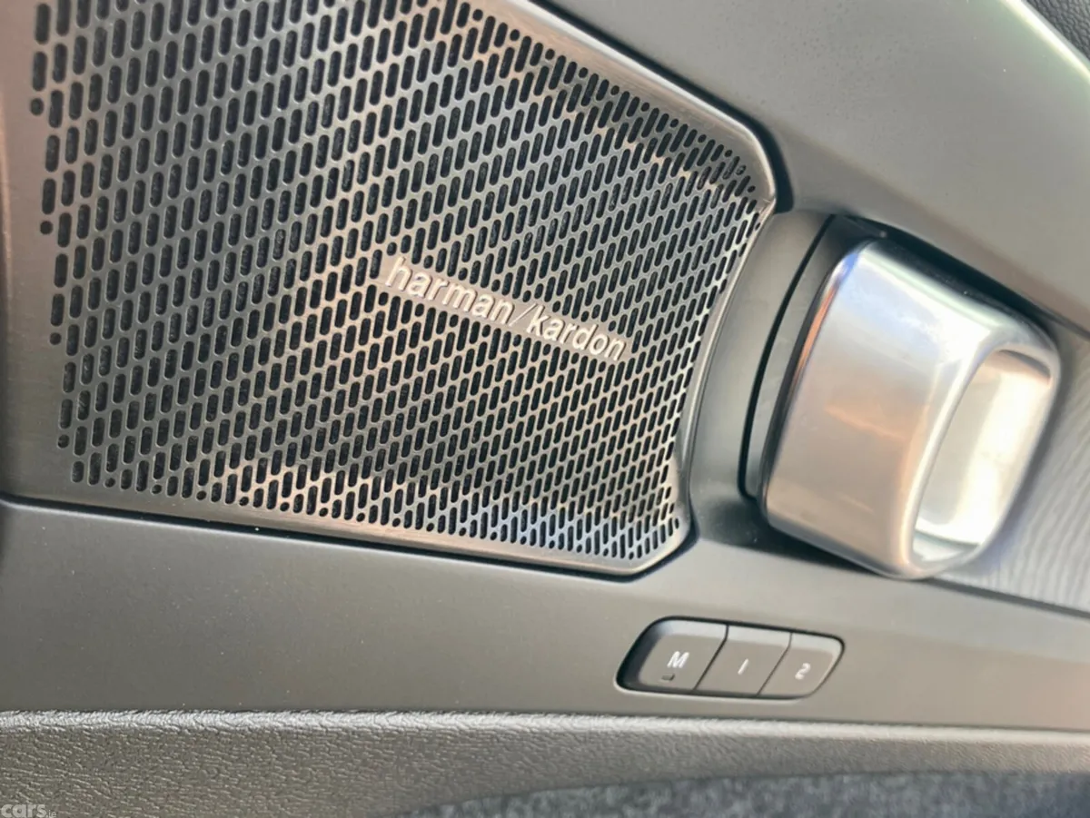 Volvo EX40 SUV, Electric, 2026, Green