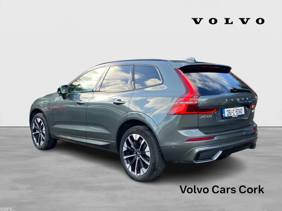 Volvo XC60 SUV, Petrol Plug-in Hybrid, 2026, Green