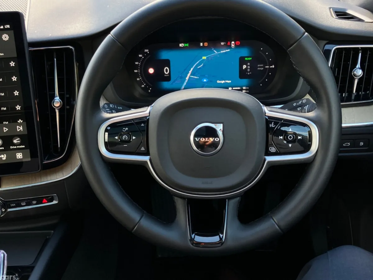 Volvo XC60 SUV, Petrol Plug-in Hybrid, 2026, Green
