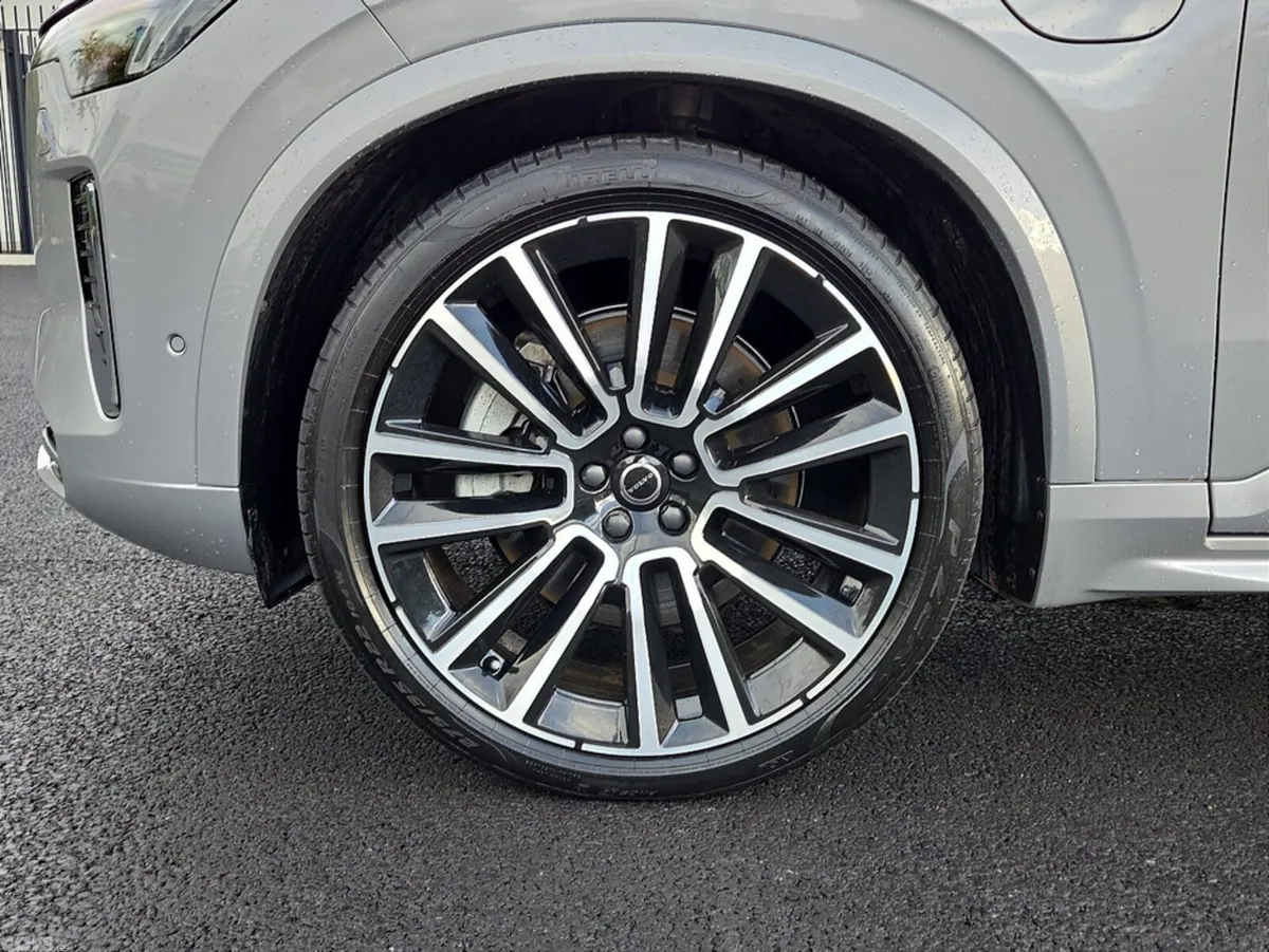 Volvo XC90 SUV, Petrol Plug-in Hybrid, 2025, Silver