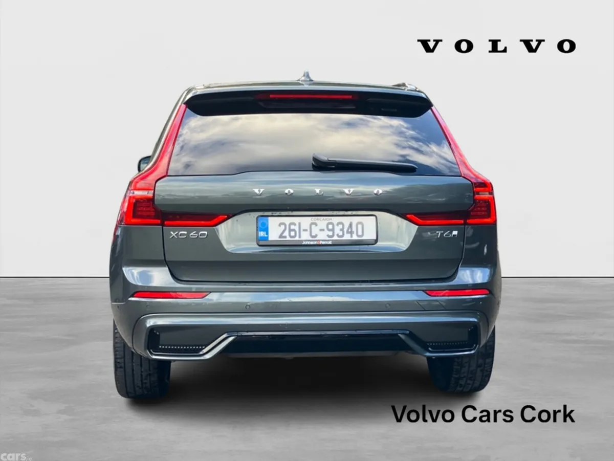 Volvo XC60 SUV, Petrol Plug-in Hybrid, 2026, Green
