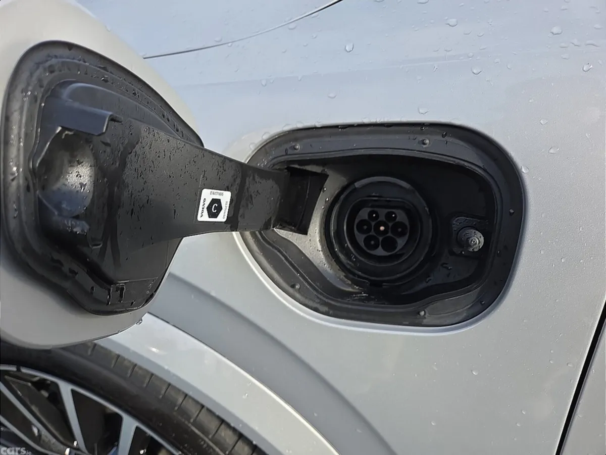 Volvo XC90 SUV, Petrol Plug-in Hybrid, 2025, Silver