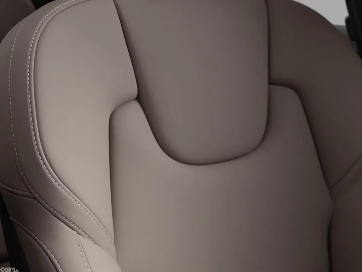 Volvo XC60 SUV, Petrol Plug-in Hybrid, 2027, Green