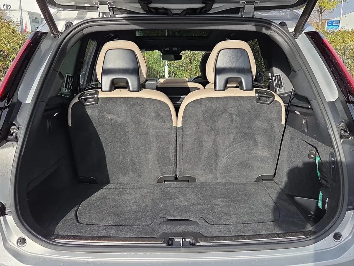 Volvo XC90 SUV, Petrol Plug-in Hybrid, 2025, Silver