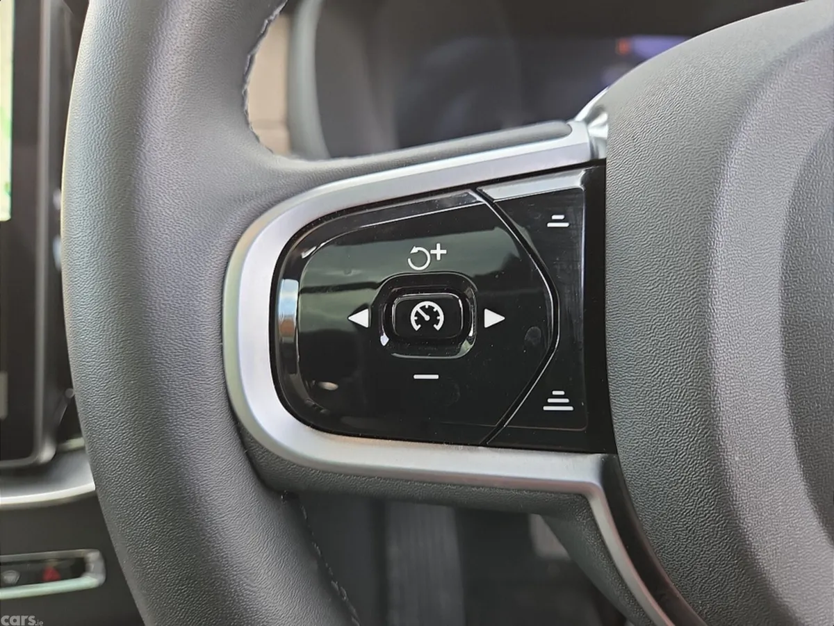 Volvo XC90 SUV, Petrol Plug-in Hybrid, 2025, Silver