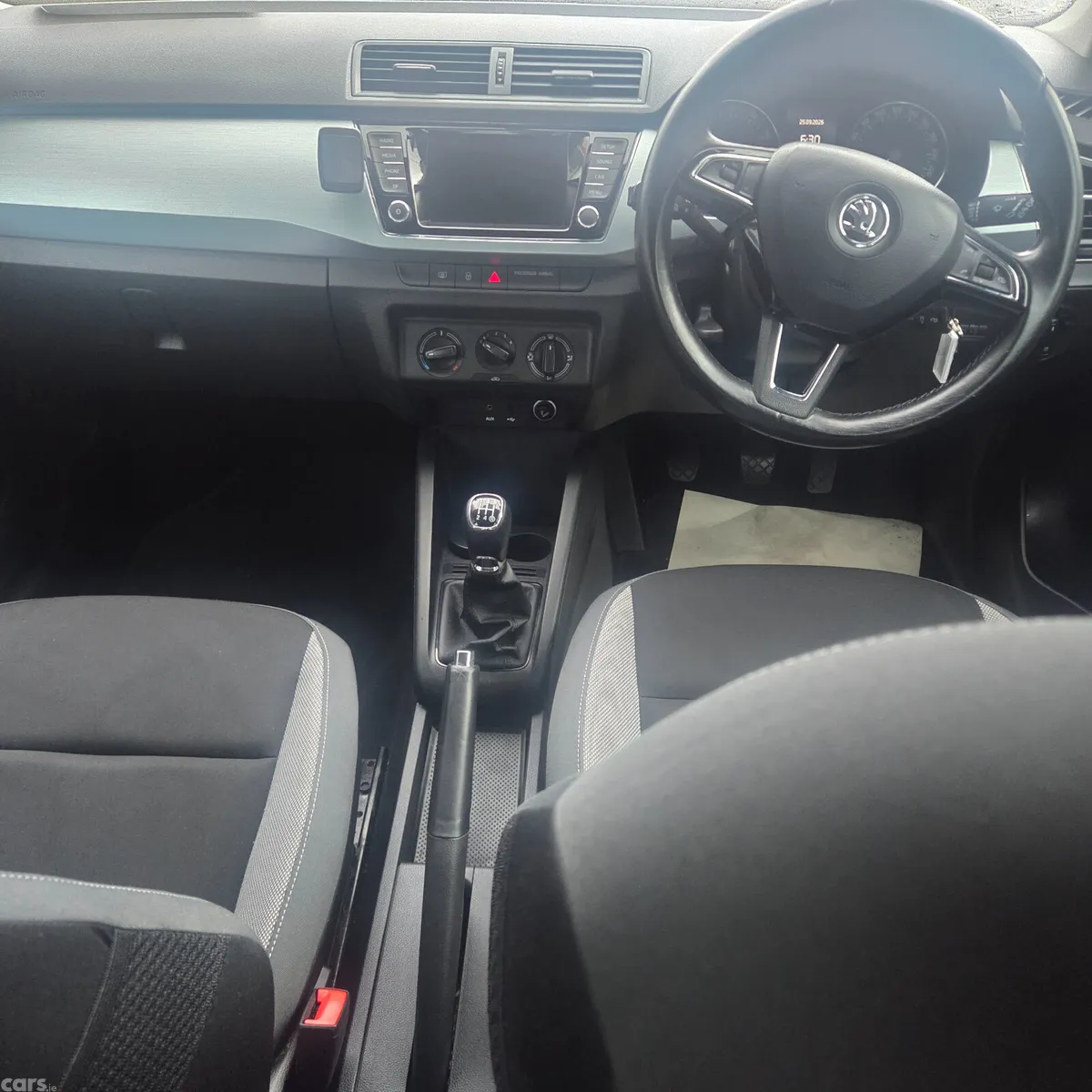 Skoda Fabia Hatchback, Petrol, 2016, Silver