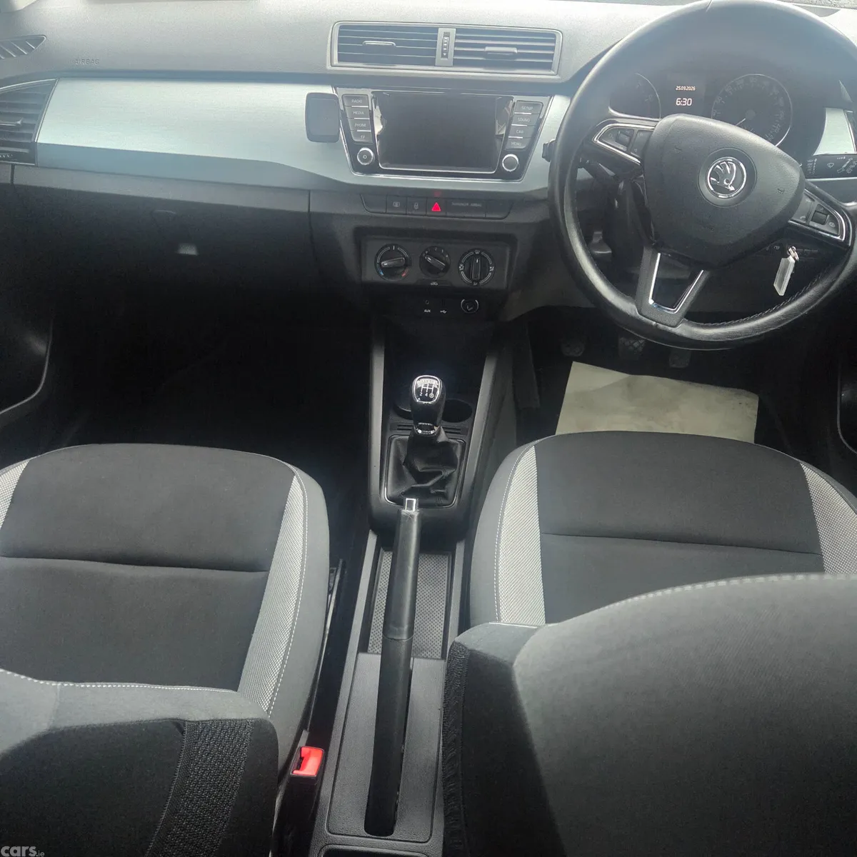 Skoda Fabia Hatchback, Petrol, 2016, Silver