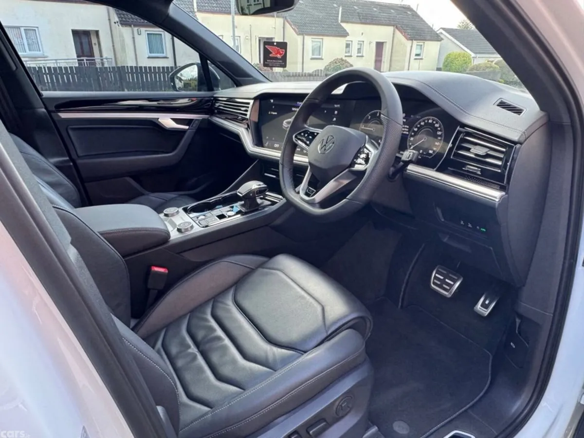 Volkswagen Touareg SUV, Diesel, 2023, White