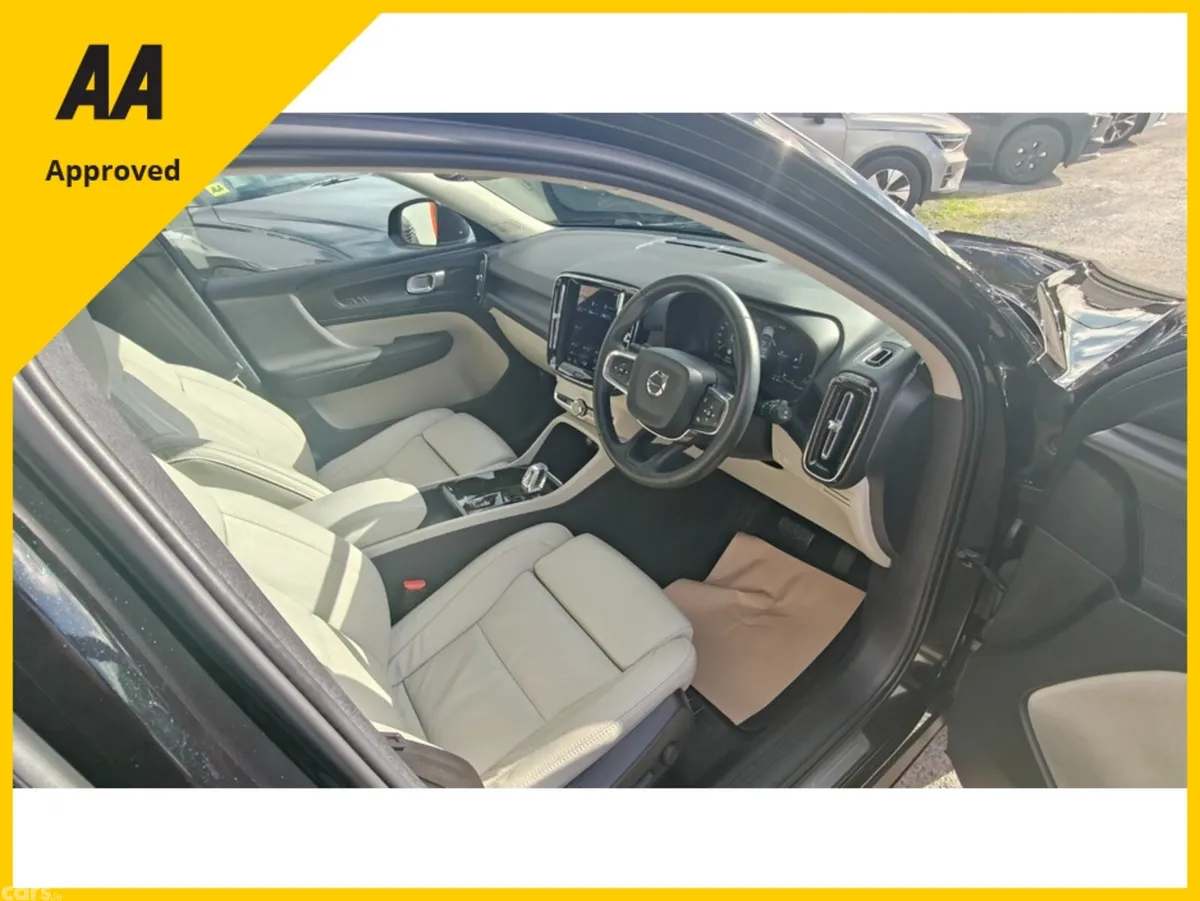 Volvo XC40 SUV, Petrol Plug-in Hybrid, 2023, Black