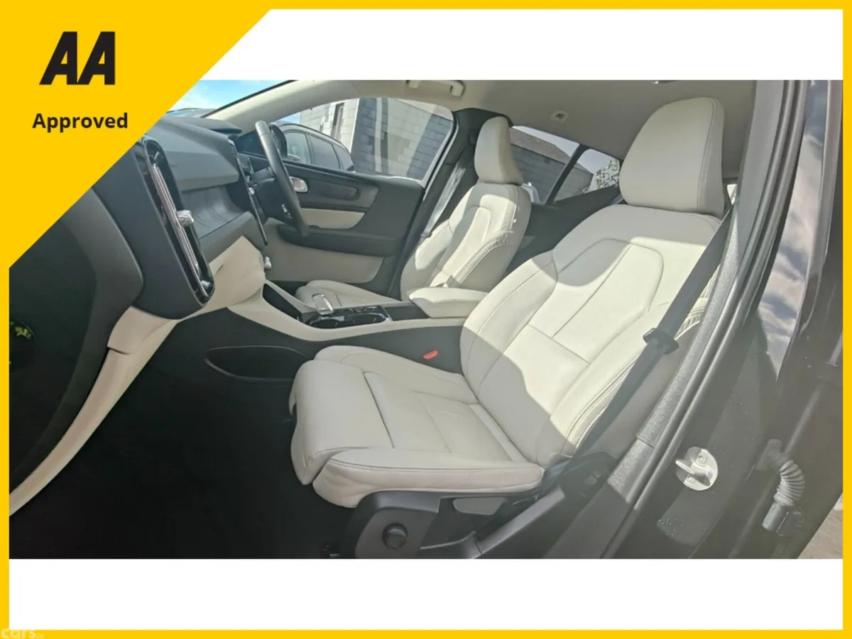 Volvo XC40 SUV, Petrol Plug-in Hybrid, 2023, Black