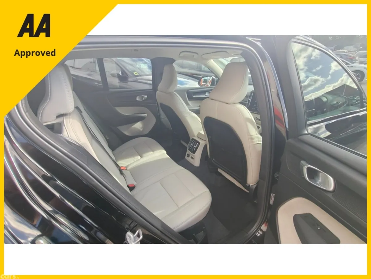 Volvo XC40 SUV, Petrol Plug-in Hybrid, 2023, Black