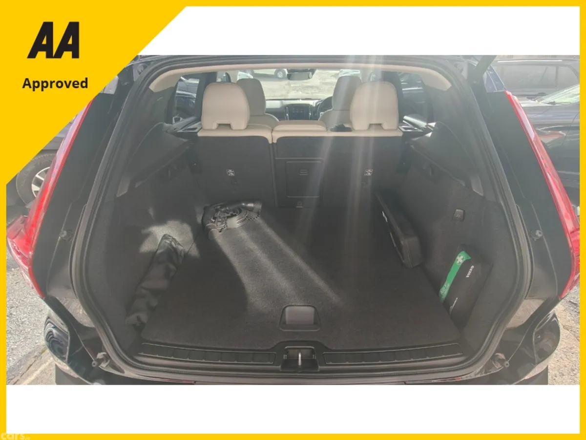 Volvo XC40 SUV, Petrol Plug-in Hybrid, 2023, Black