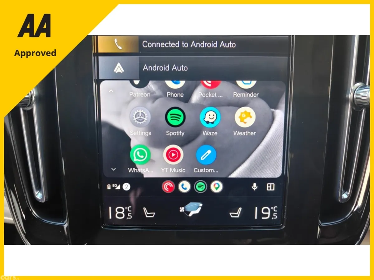 Volvo XC40 SUV, Petrol Plug-in Hybrid, 2023, Black