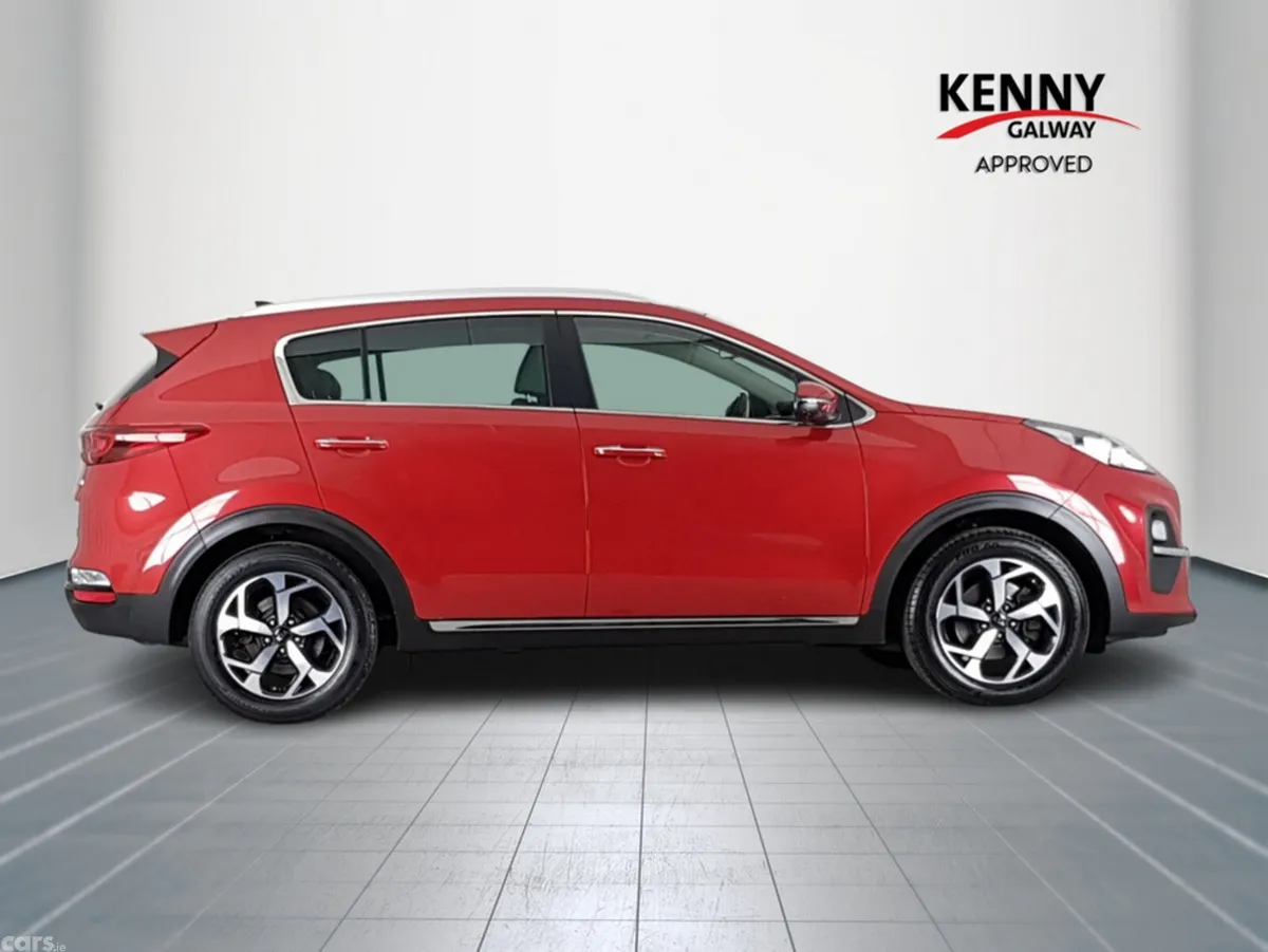 Kia Sportage MPV, Diesel Hybrid, 2022, Red
