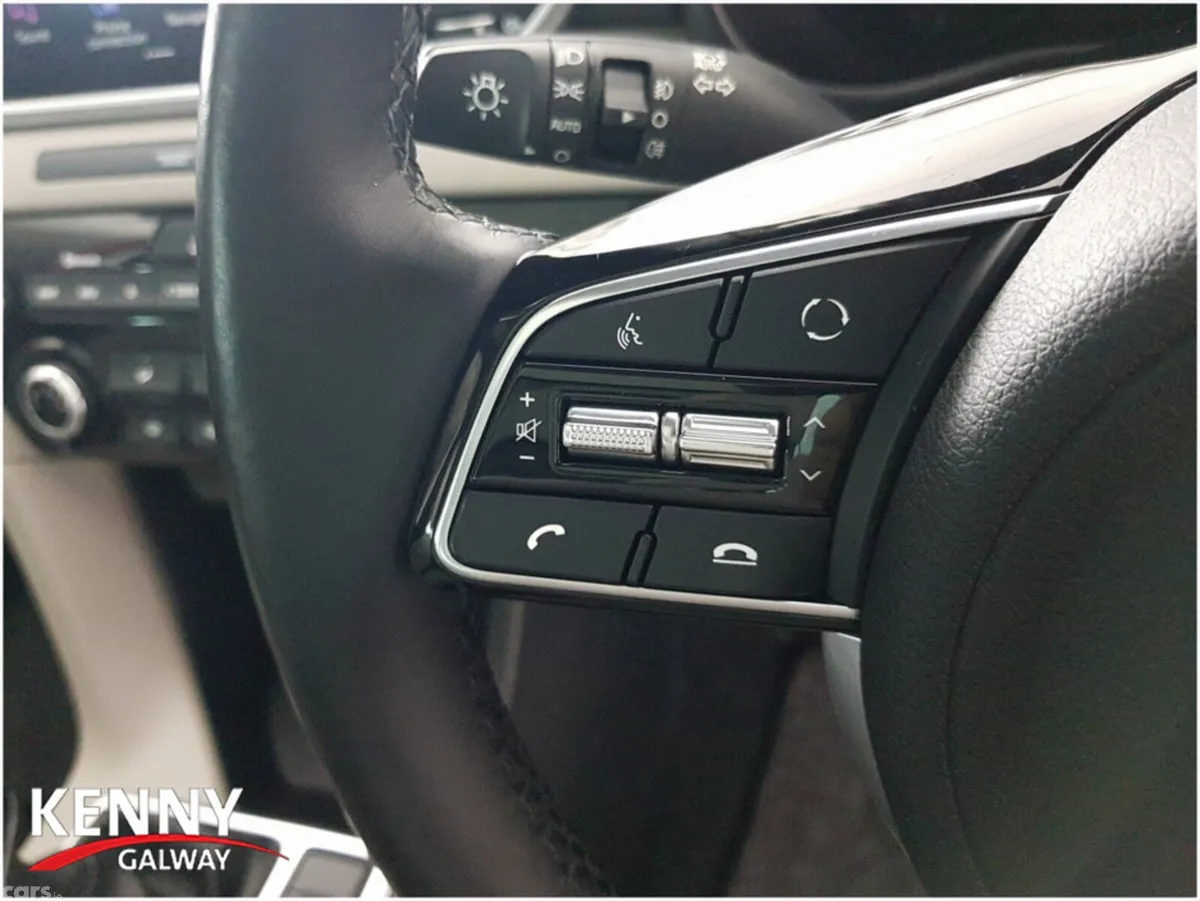 Kia Sportage MPV, Diesel Hybrid, 2022, Red