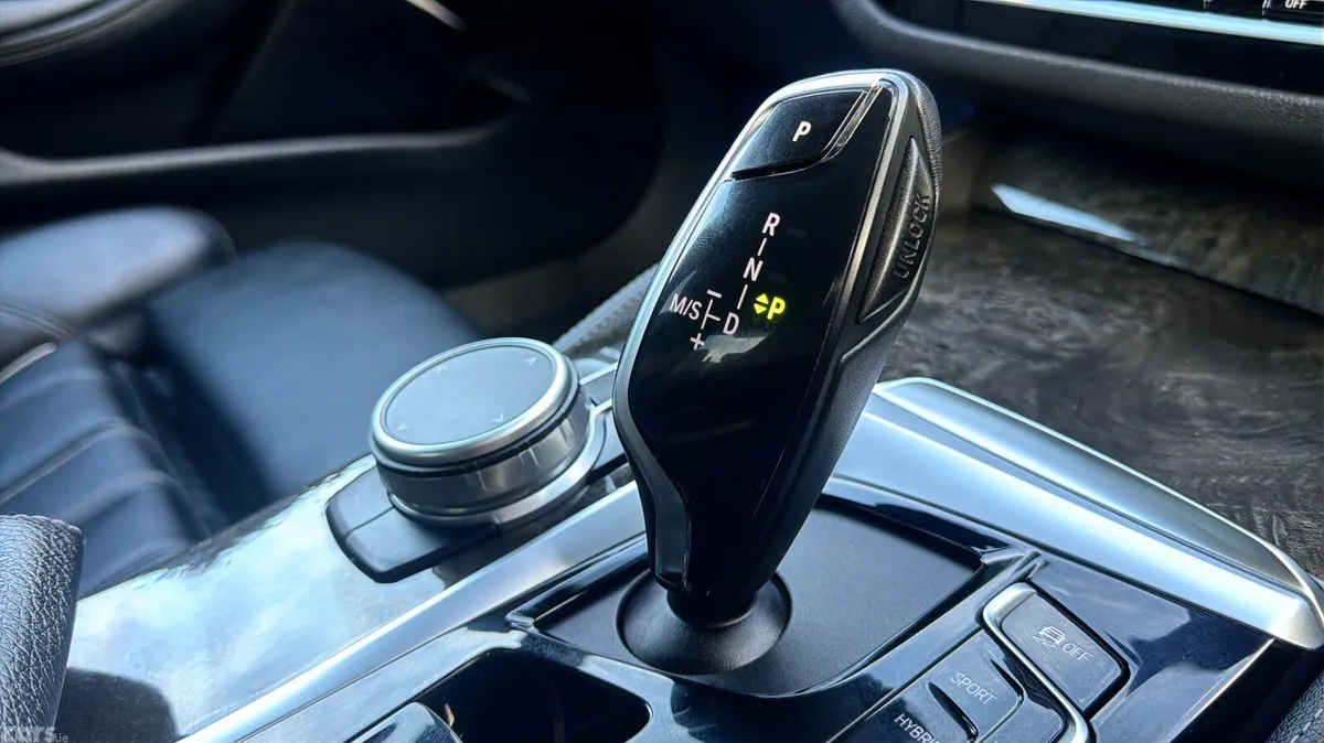BMW 5-Series Saloon, Petrol Plug-in Hybrid, 2021, Black