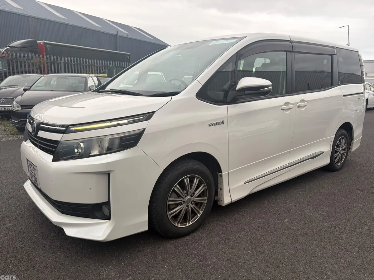 Toyota Voxy MPV, Petrol Hybrid, 2015, White