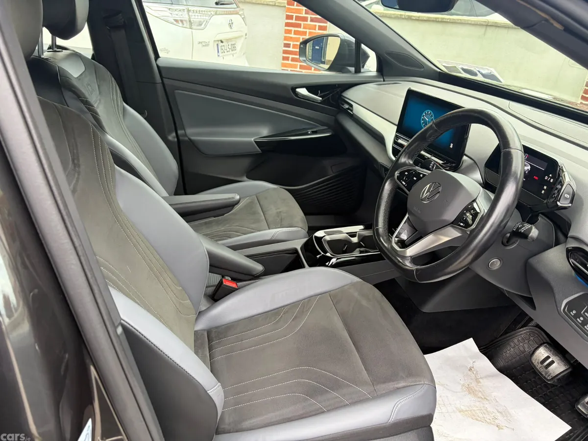 Volkswagen ID.4 Estate, Electric, 2022, Grey