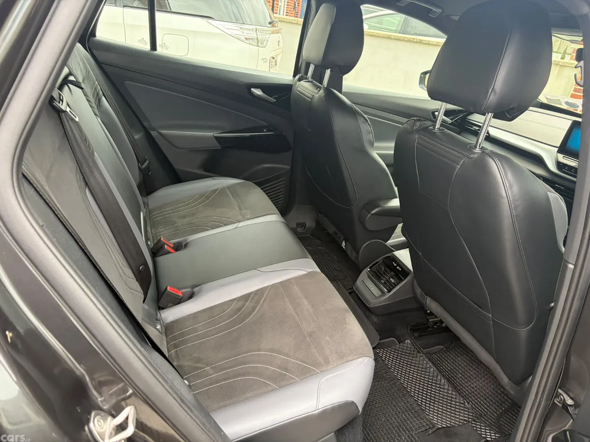 Volkswagen ID.4 Estate, Electric, 2022, Grey