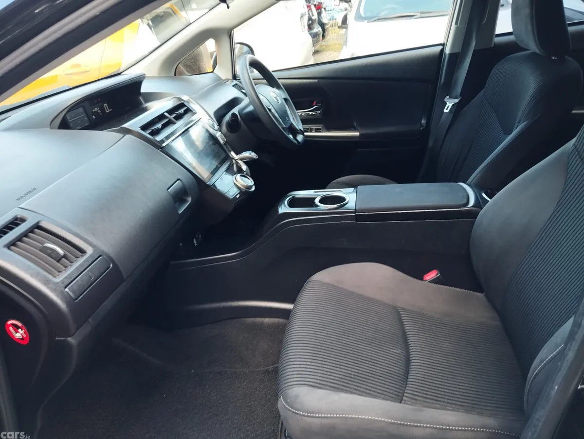 Toyota Prius MPV, Petrol Hybrid, 2015, Black
