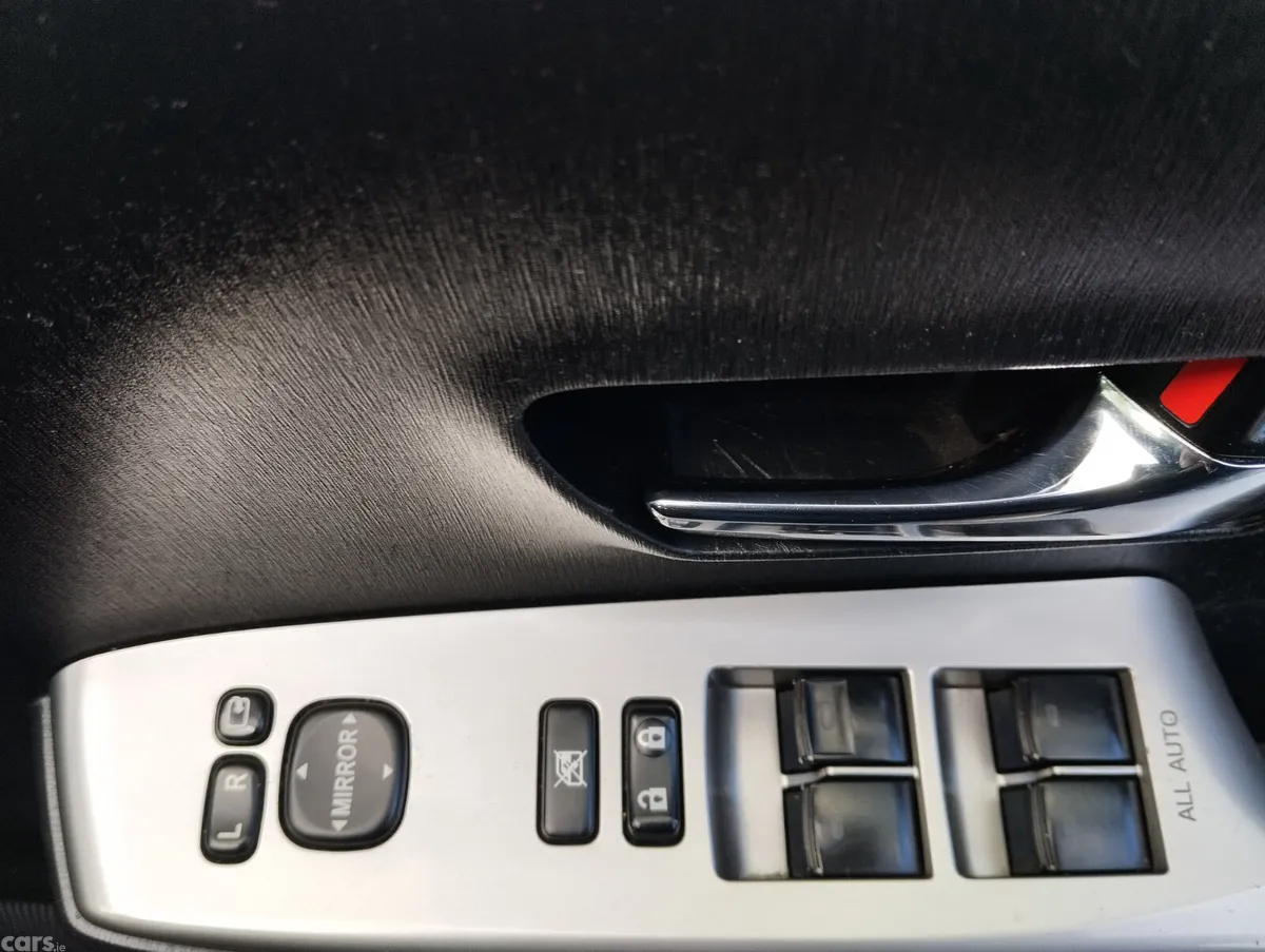 Toyota Prius MPV, Petrol Hybrid, 2015, Black