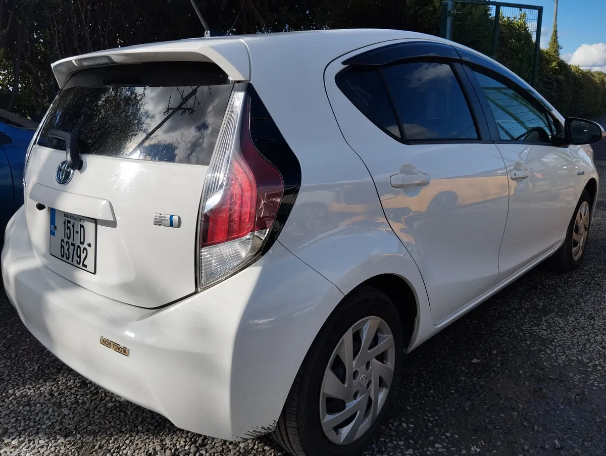 Toyota Aqua Hatchback, Petrol Hybrid, 2015, White