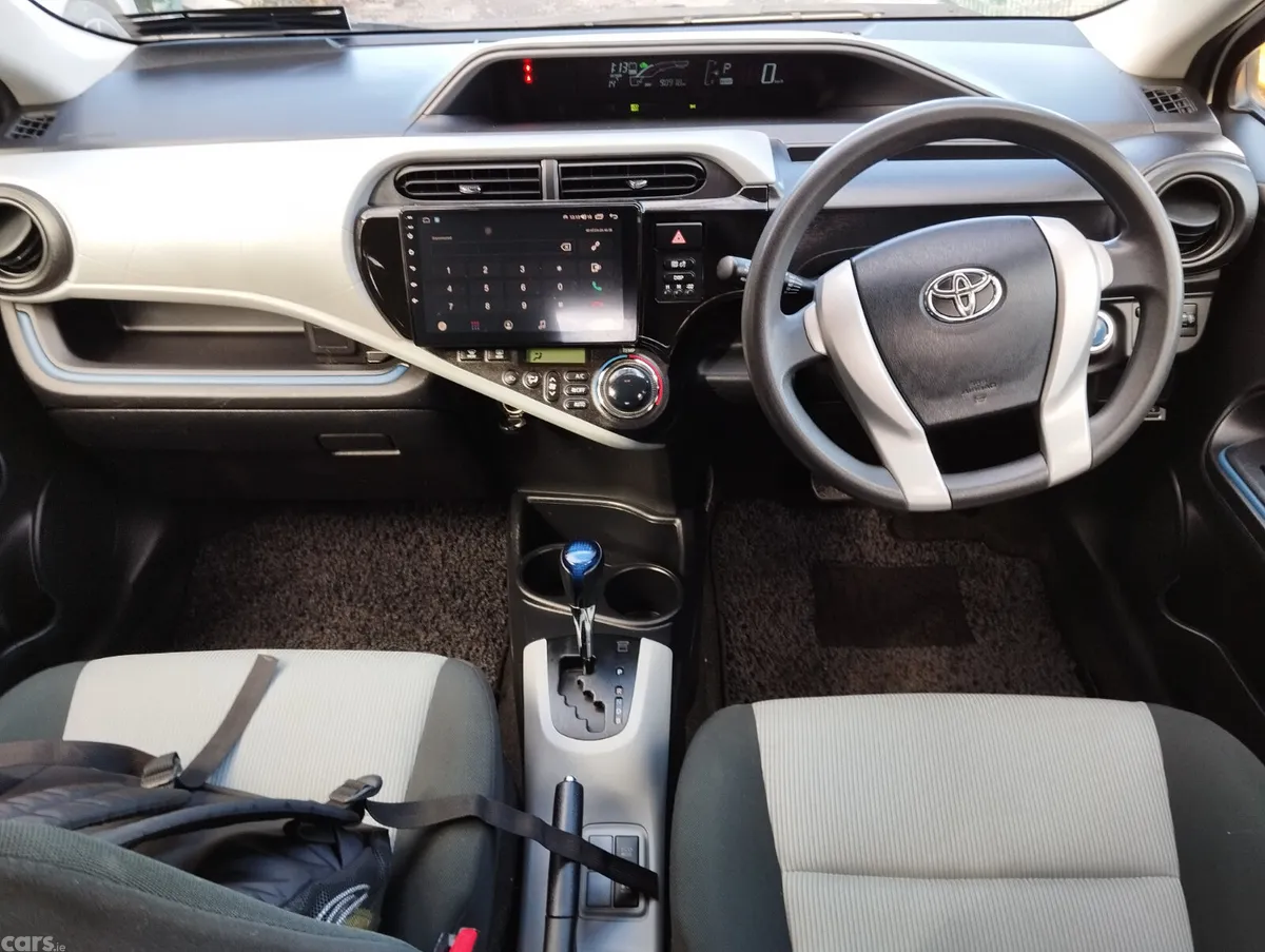 Toyota Aqua Hatchback, Petrol Hybrid, 2015, White