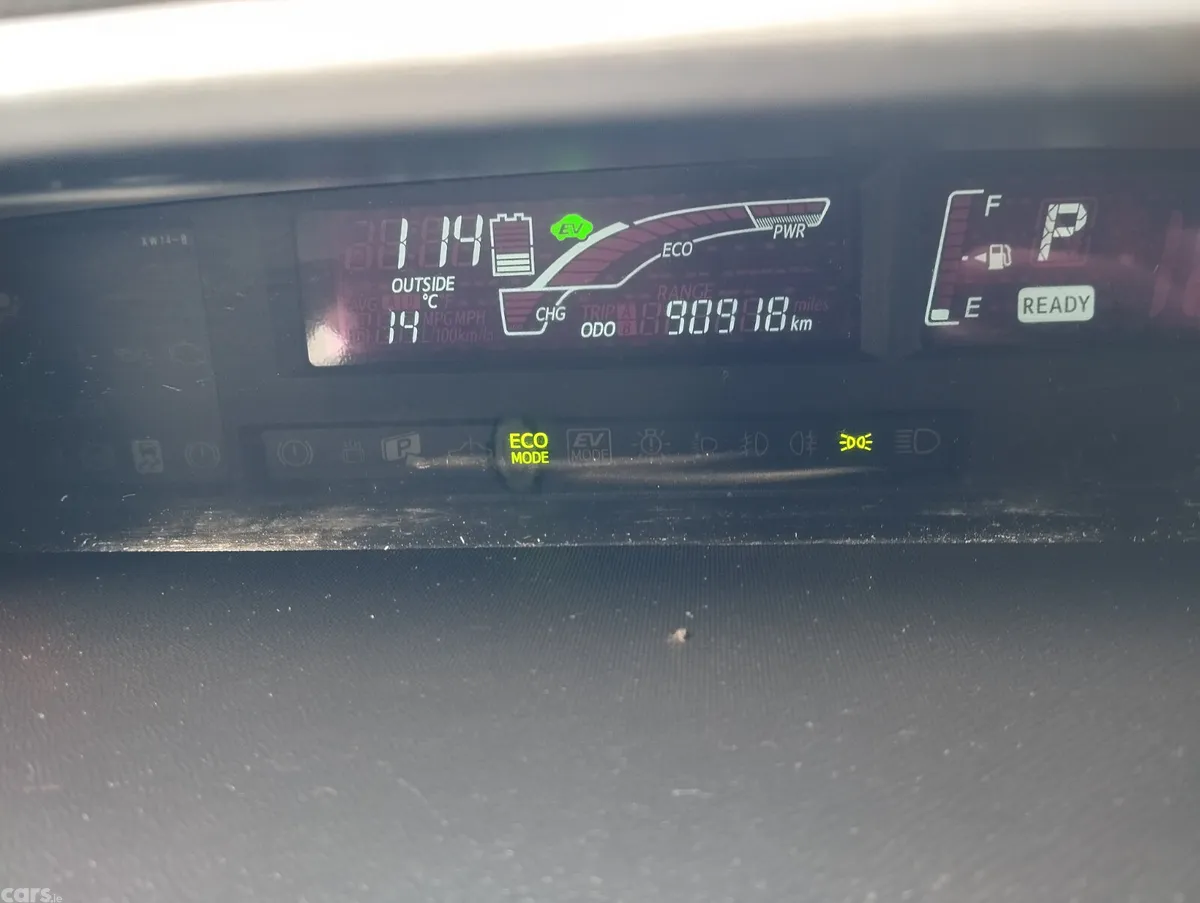 Toyota Aqua Hatchback, Petrol Hybrid, 2015, White