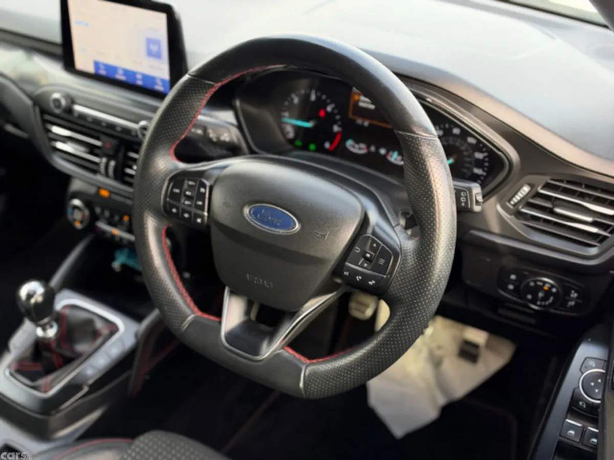 Ford Focus Hatchback, Diesel, 2020, White