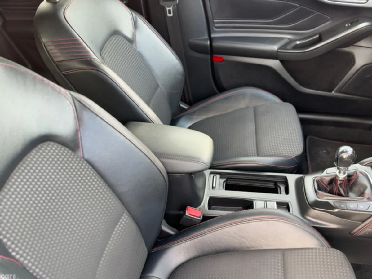 Ford Focus Hatchback, Diesel, 2020, White